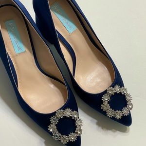 Betsy Johnson satin blue heel dressy shoes